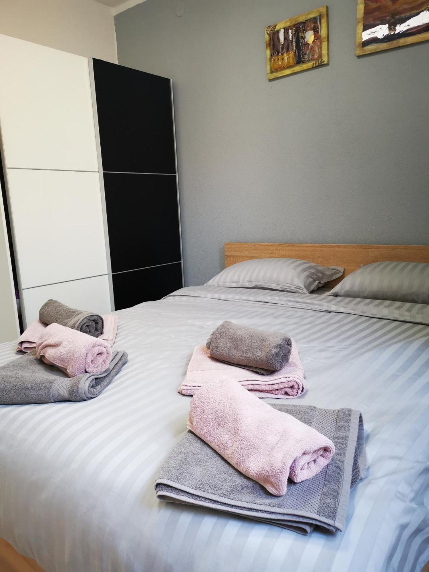 Apartments Busic Biograd Na Moru Exteriör bild